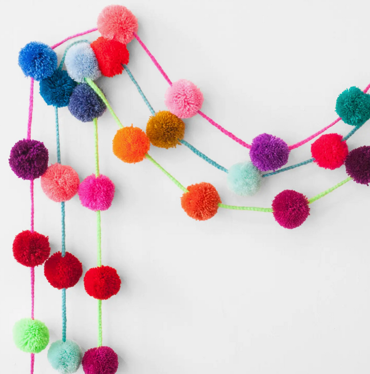THE GLOBAL TRUCK- POM POM GARLAND