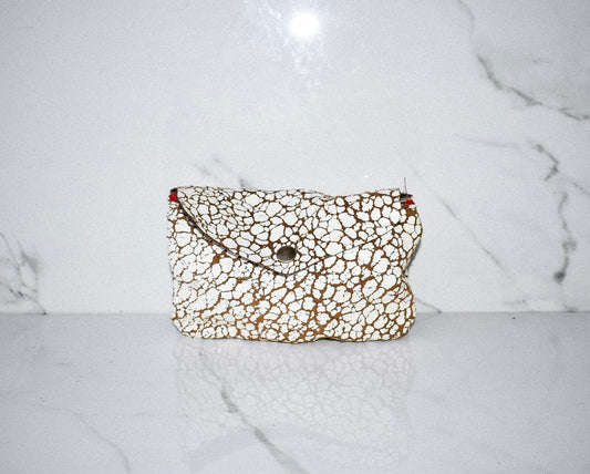 Winnie Cracked White Wallet