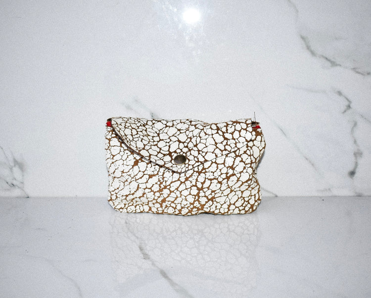 Winnie Cracked White Wallet