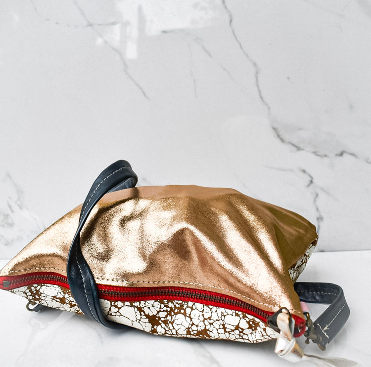 Vivi Cracked White/Bronze Crossbody