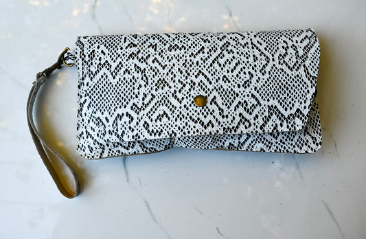 Addison Black/White Snake Clutch