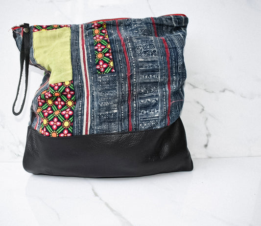 Hanoi Large Clutch in Black Leather