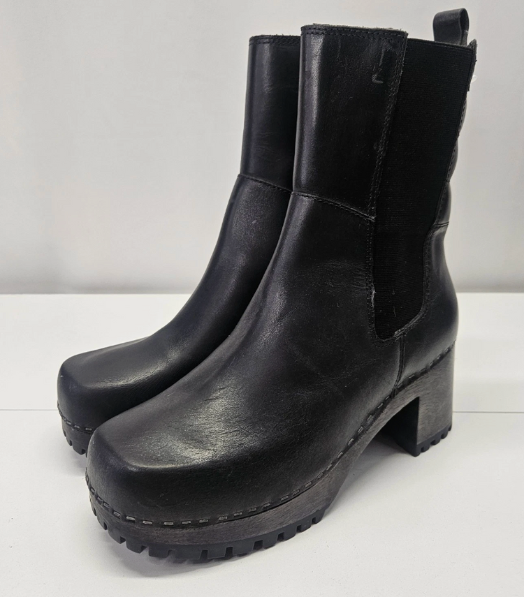 Justina Boot