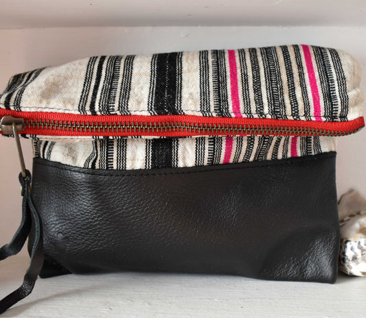Aquinnah Clutch in Black Leather